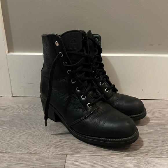 Roots Combat Style Boots ⭐️ Size 9 ⭐️ - Picture 3 of 11